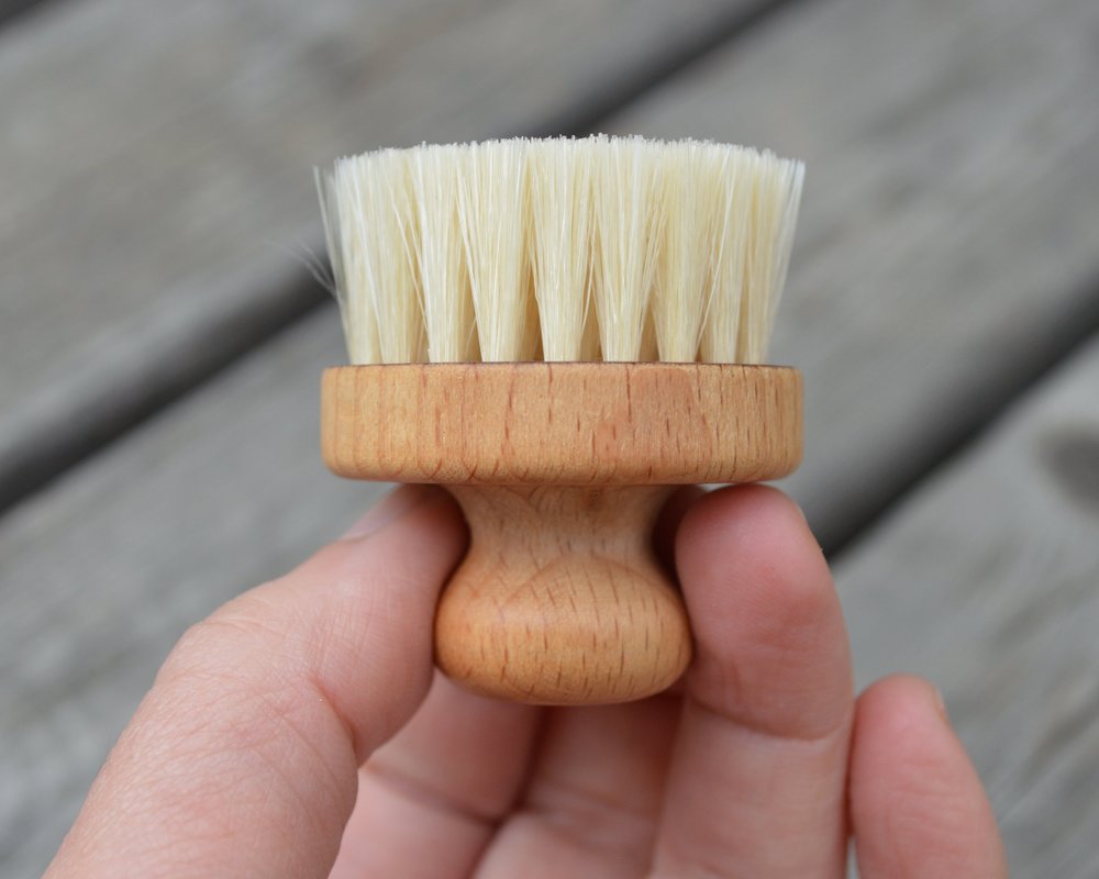 Round Facial Brush
